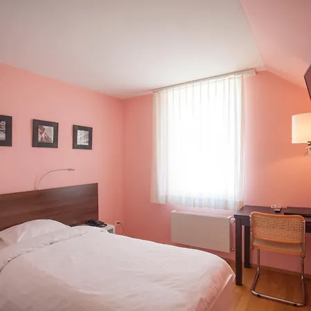 Hotel Kreuz *